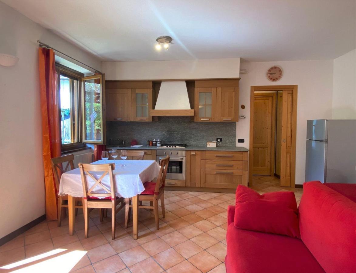 The Children Smile- With Private Garden Apartment Colico Exterior photo