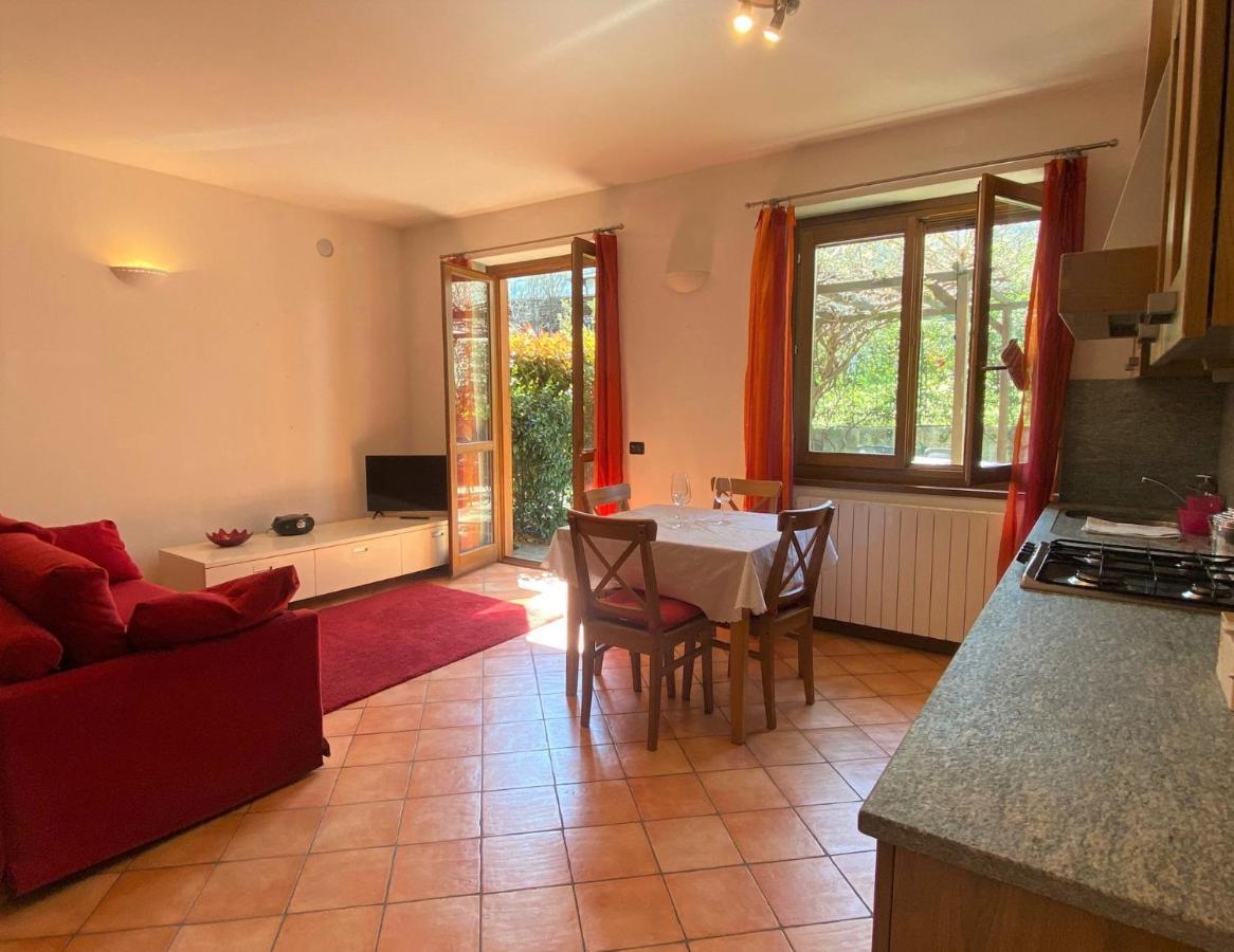 The Children Smile- With Private Garden Apartment Colico Exterior photo