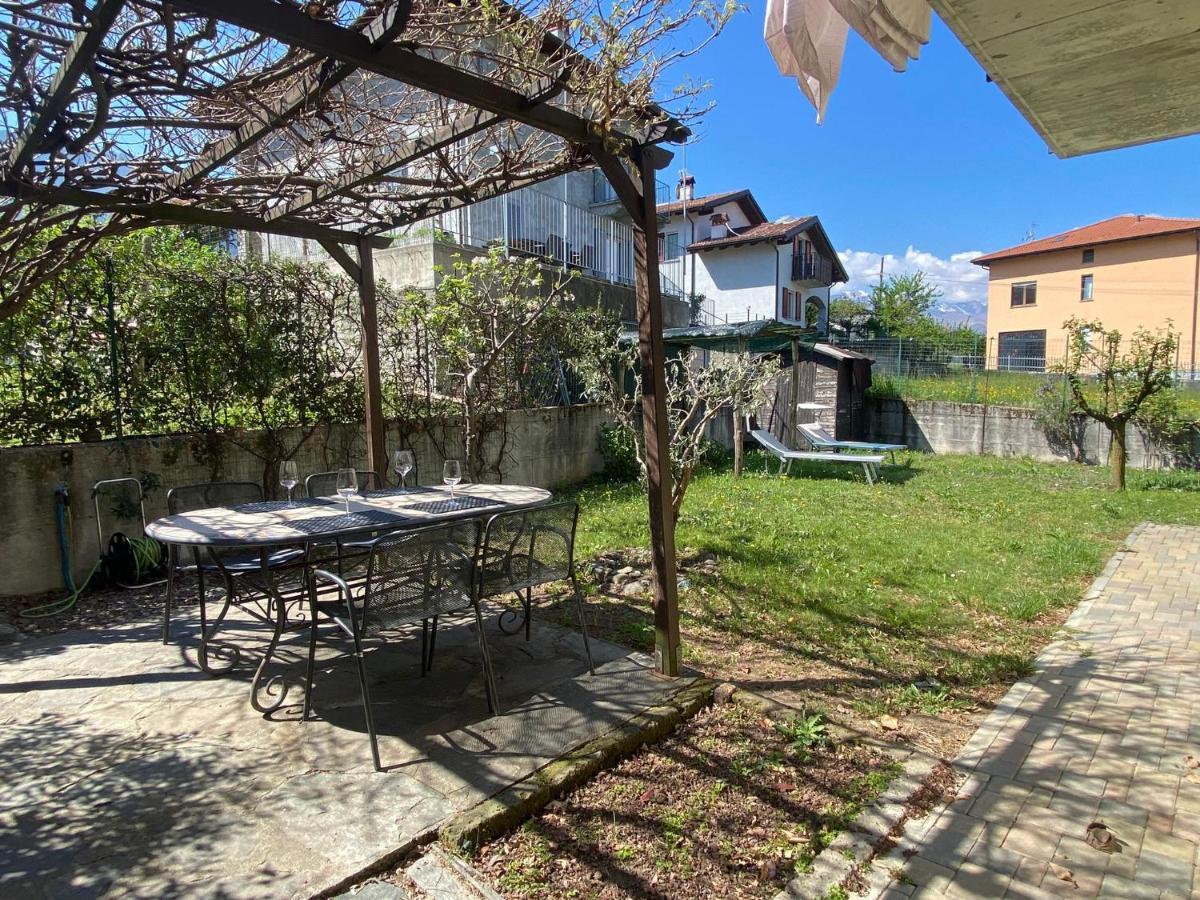 The Children Smile- With Private Garden Apartment Colico Exterior photo