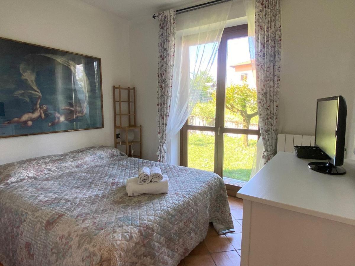 The Children Smile- With Private Garden Apartment Colico Exterior photo